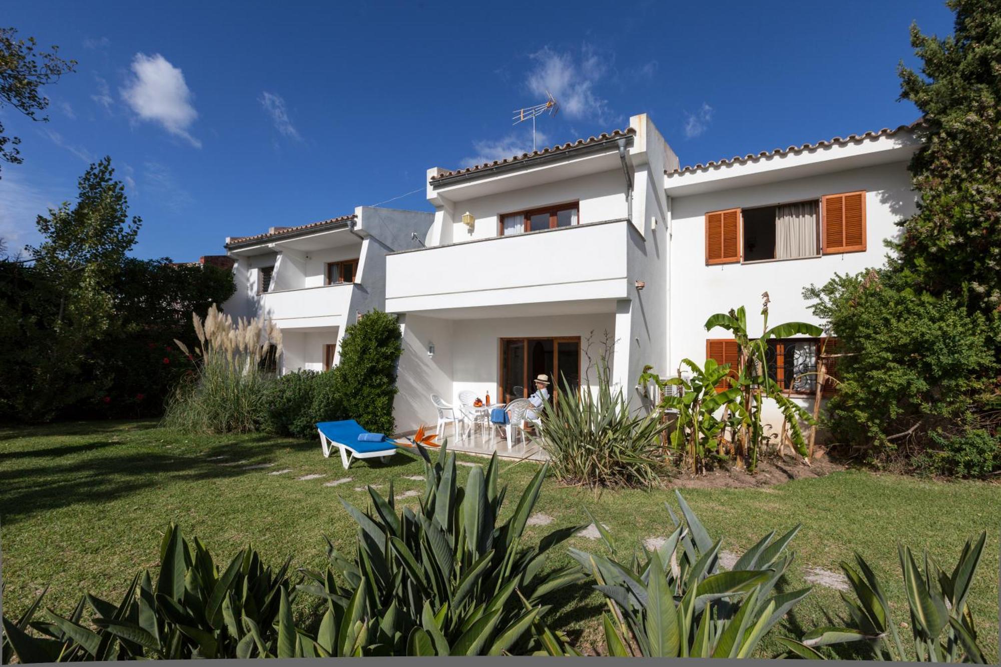 Apartamentos Leo Port de Pollenca Exterior photo