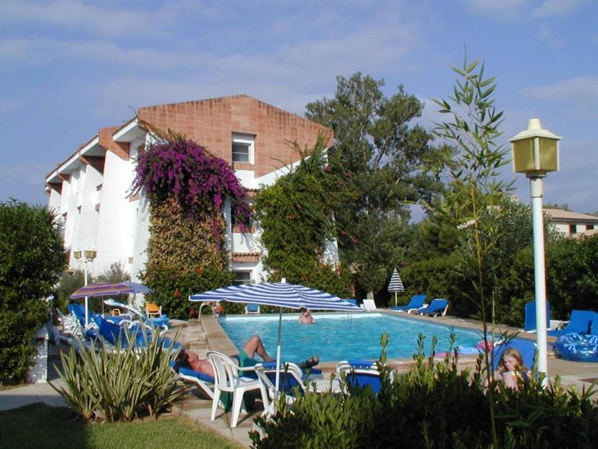 Apartamentos Leo Port de Pollenca Exterior photo