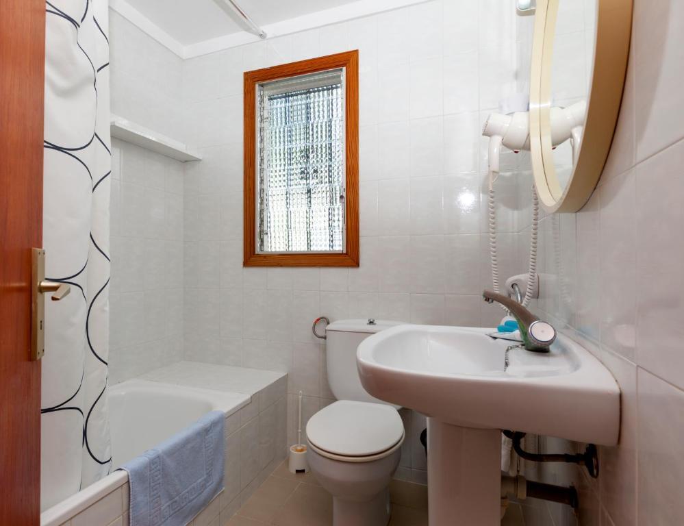 Apartamentos Leo Port de Pollenca Room photo