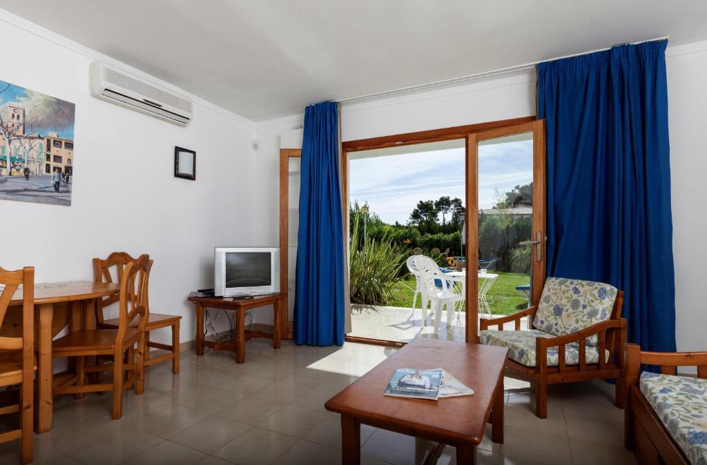 Apartamentos Leo Port de Pollenca Room photo