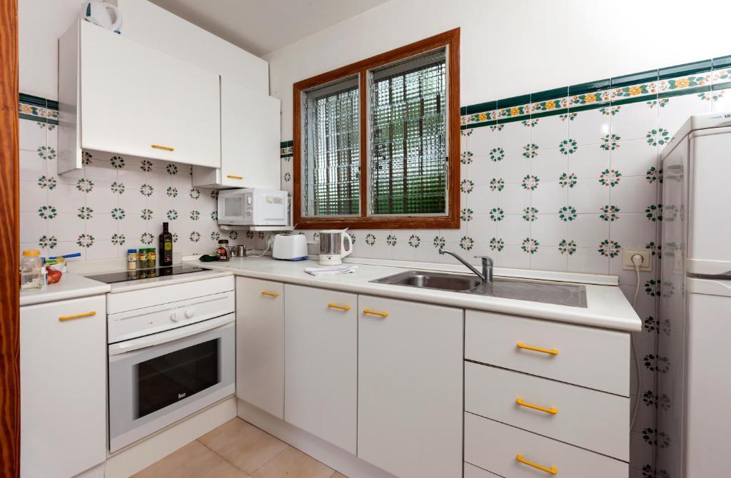 Apartamentos Leo Port de Pollenca Room photo