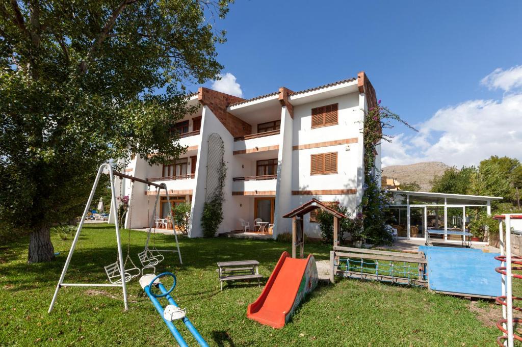 Apartamentos Leo Port de Pollenca Room photo